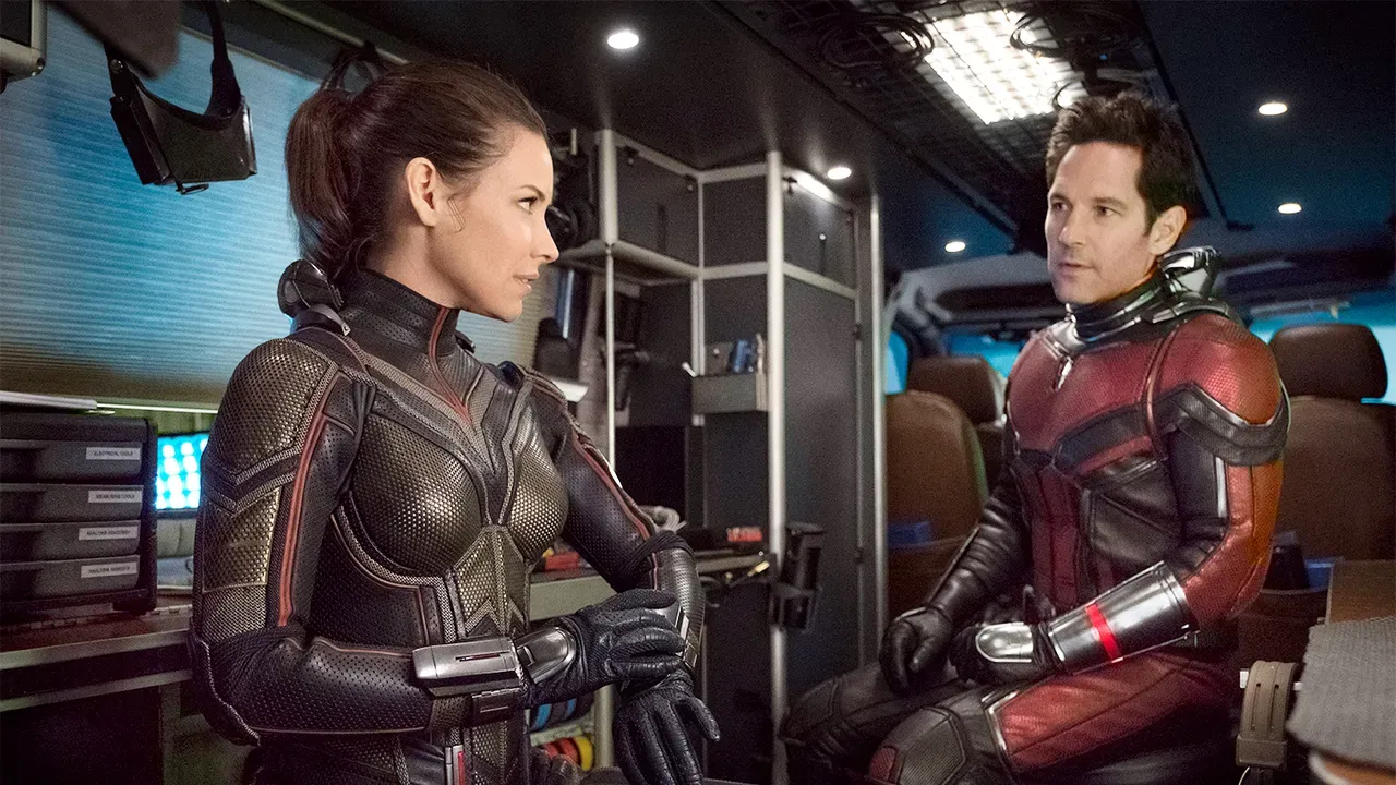 Hope van Dyne (Evangeline Lilly) speaks to Scott Lang (Paul Rudd) in the back of a van.