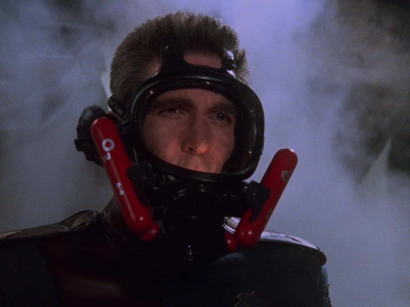 Commander Jeffrey Sinclair (Michael O’Hare) wearing a breathing apparatus.