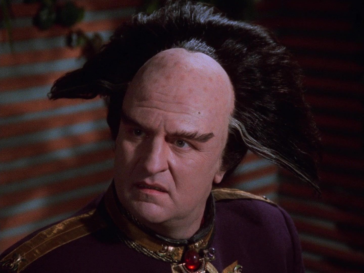 Londo Mollari (Peter Jurasik) looks incredulous.