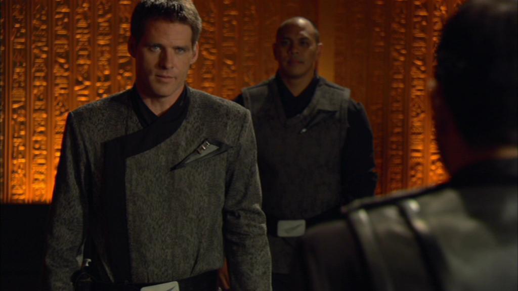 Cameron Mitchell (Ben Browder) wears the uniform of the Lucian Alliance.