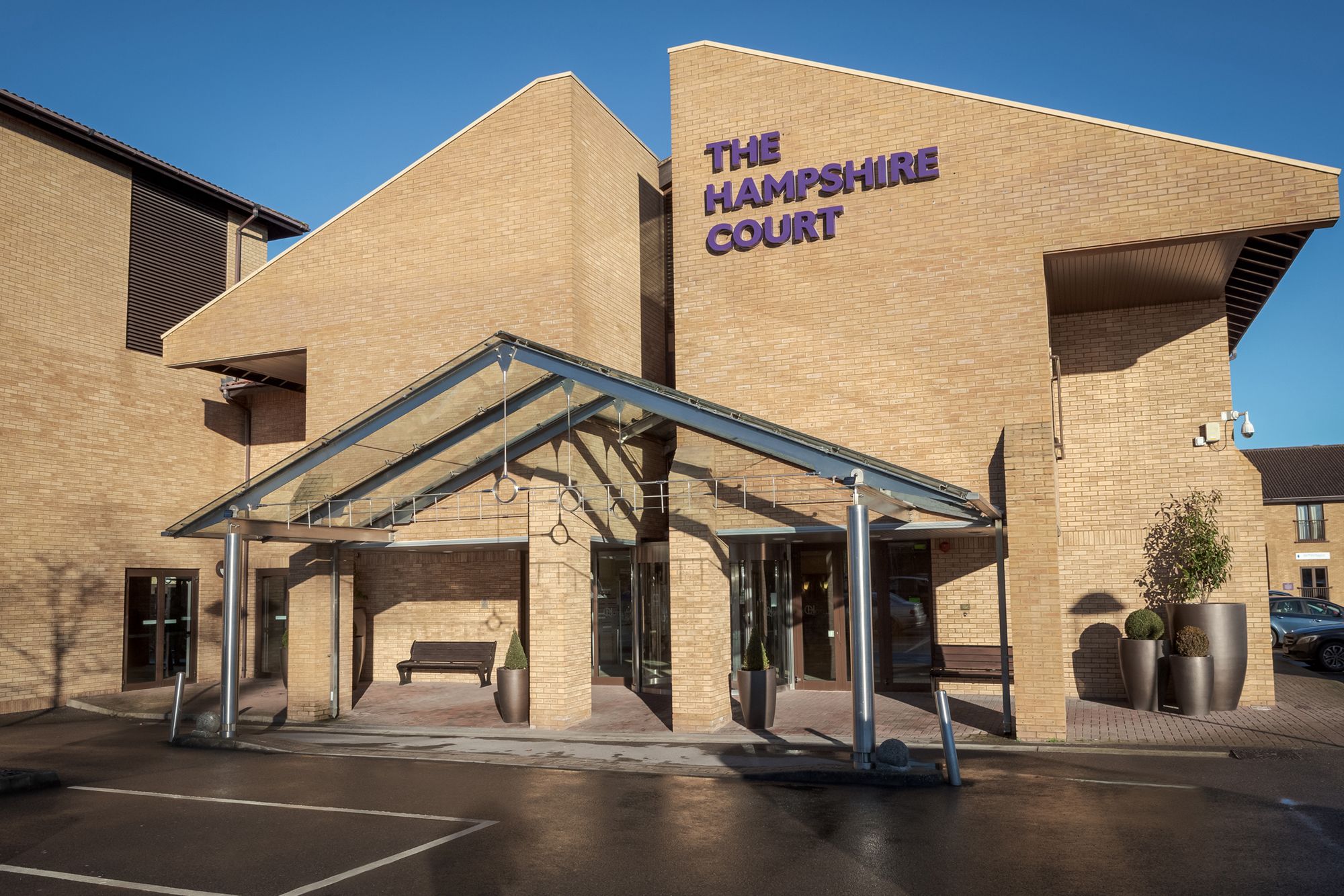 The front of the Hampshire Court Hotel.