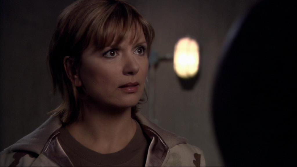 Dr. Janet Fraiser (Teryl Rothery) in desert camoflage.